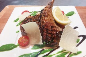 俺のイタリアン赤レンガ：仔羊骨付き背肉のロースト