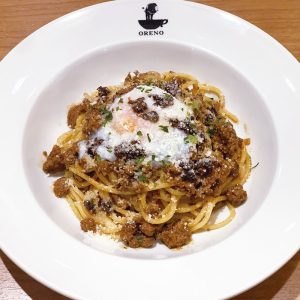 俺のイタリアン東京駅ヤエチカ_松阪牛のトリュフ香るボロネーゼ 温玉添え