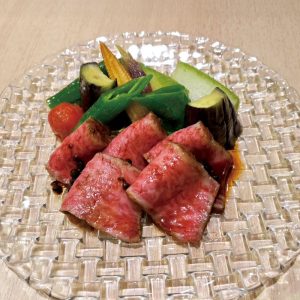 俺の割烹銀座_松阪牛ローストビーフと夏野菜 実山椒ソース