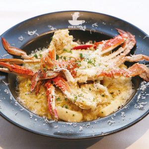 俺のフレンチGRILL&WINE秋葉原_ズワイガニとワタリガニ、真イカのリゾット