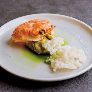 俺のフレンチ神楽坂_ズワイガニとアボカドのタルタル タピオカのチュイル添え