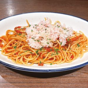 俺のイタリアン渋谷_ズワイガニをのせた渡り蟹のトマトクリームスパゲッティ