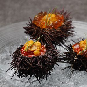 俺のフレンチGRILL&WINE秋葉原_松阪牛のウニク～いくら・コンソメジュレ～