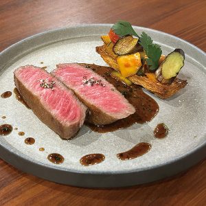 俺のフレンチ&BAR渋谷_松阪牛のロースト エストラゴンとトリュフのソース